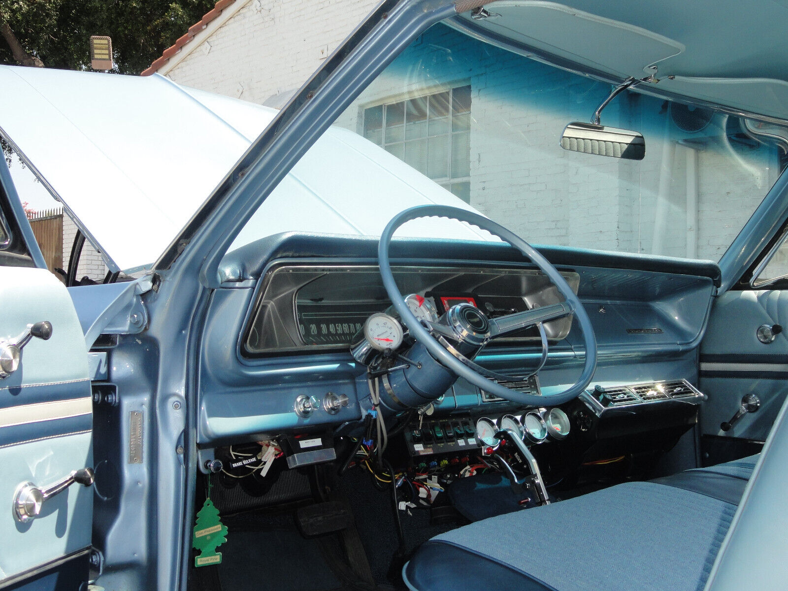 Chevrolet-Biscayne-Coupe-1966-Blue-16093-10