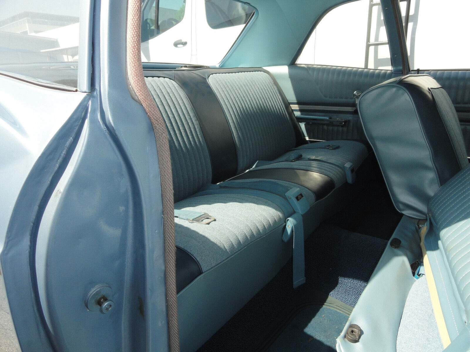 Chevrolet-Biscayne-Coupe-1966-Blue-16093-18