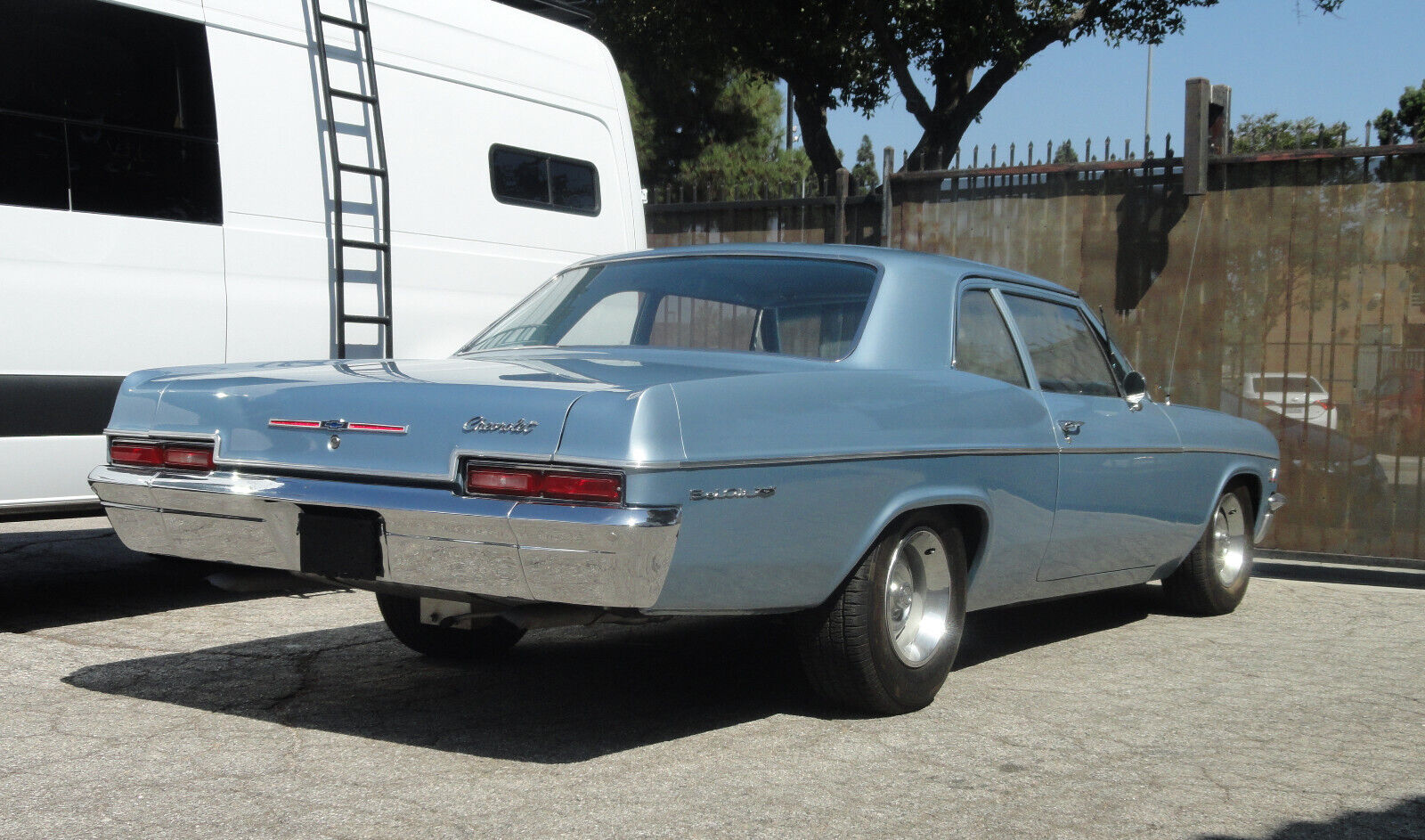 Chevrolet-Biscayne-Coupe-1966-Blue-16093-4