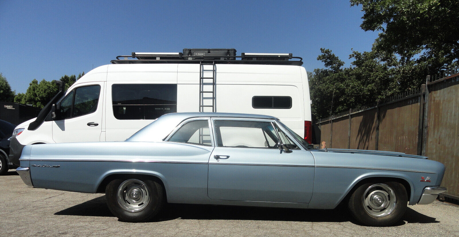 Chevrolet-Biscayne-Coupe-1966-Blue-16093-5