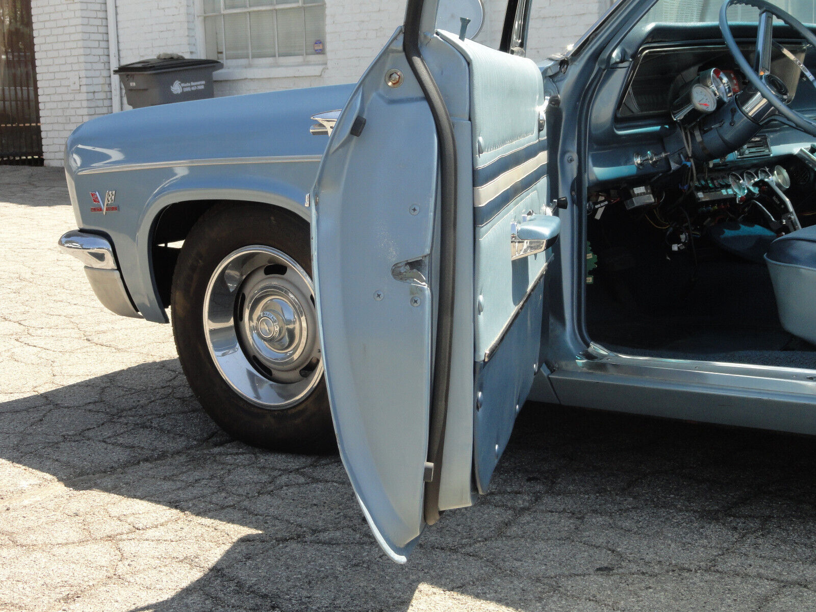 Chevrolet-Biscayne-Coupe-1966-Blue-16093-7