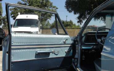 Chevrolet-Biscayne-Coupe-1966-Blue-16093-8