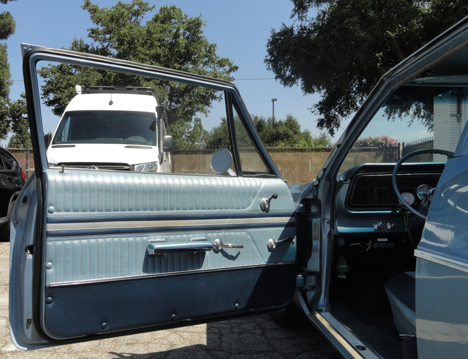 Chevrolet-Biscayne-Coupe-1966-Blue-16093-8