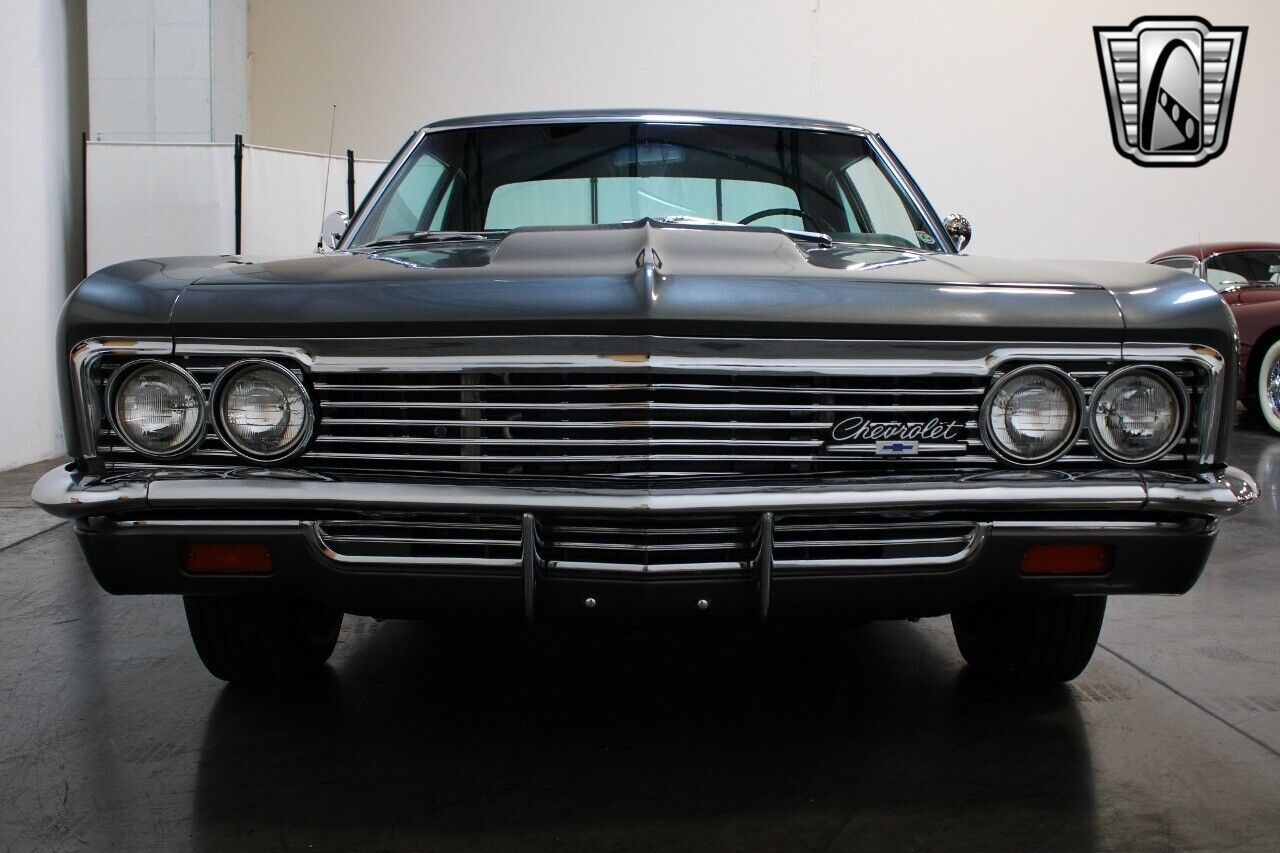 Chevrolet-Biscayne-Coupe-1966-Gray-Black-9981-11