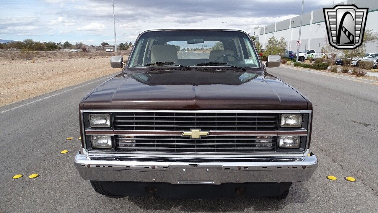 Chevrolet-Blazer-1984-Brown-Beige-48280-2