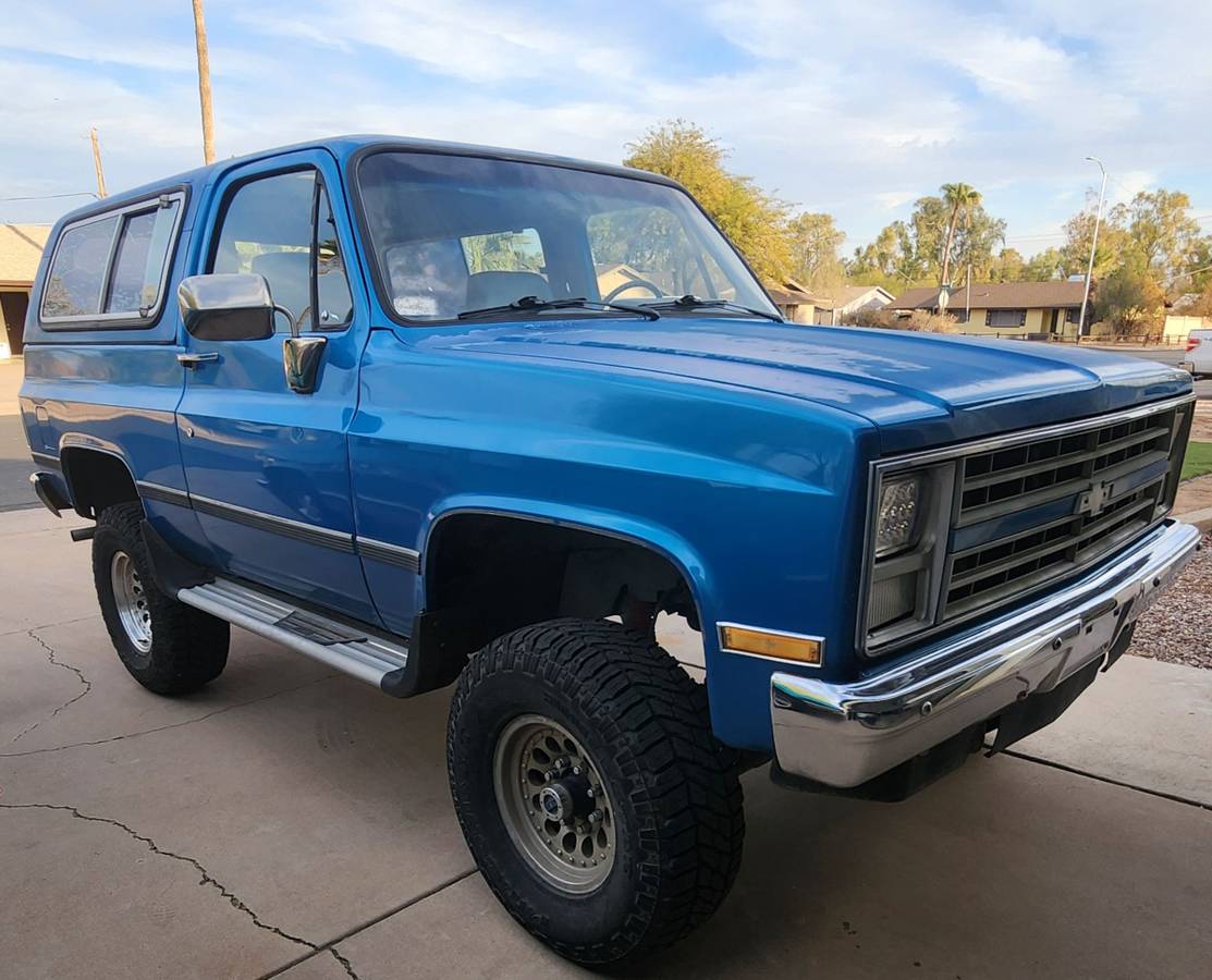 Chevrolet-Blazer-1985-blue-144841-1