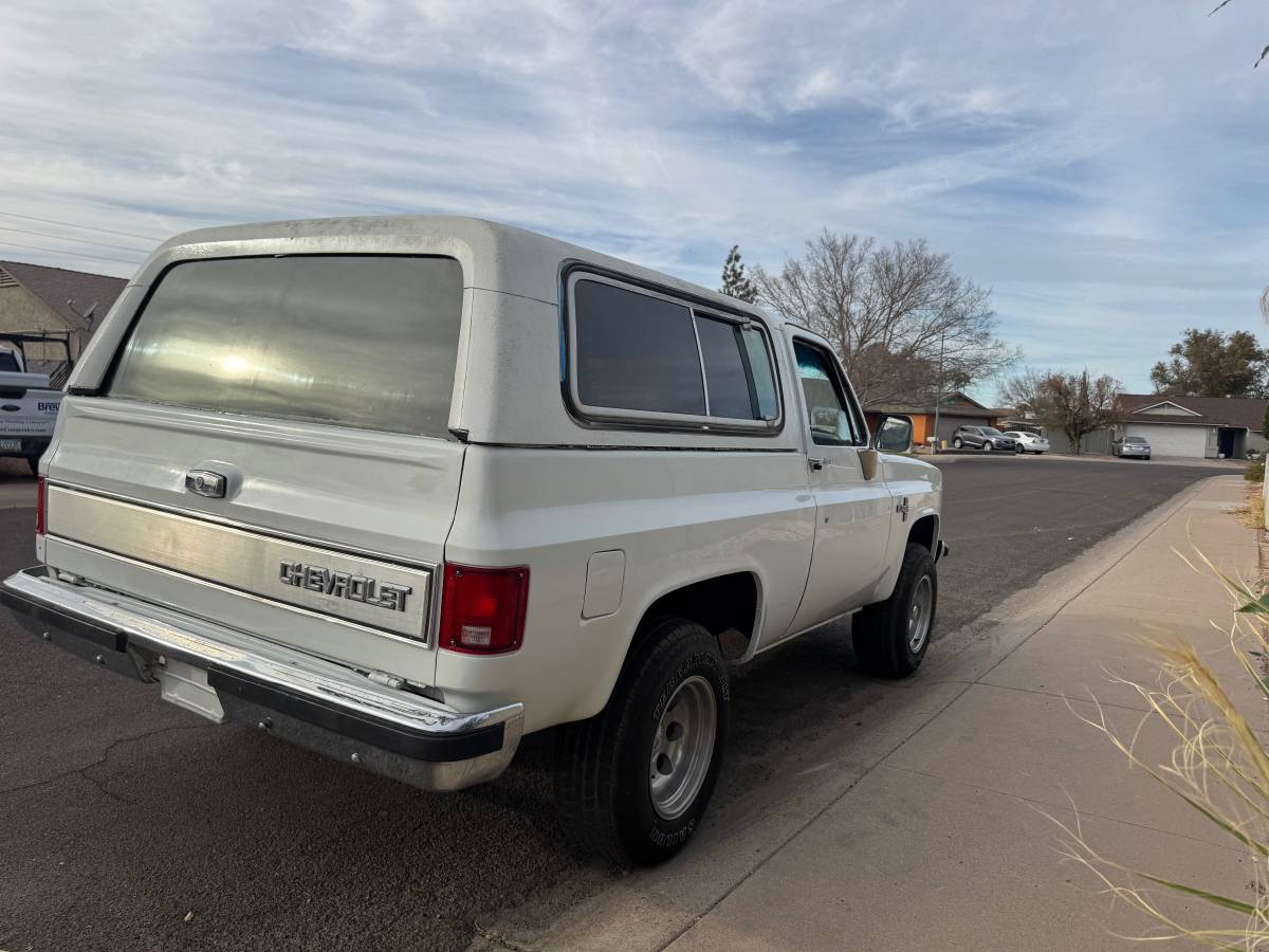 Chevrolet-Blazer-1986-193121-2