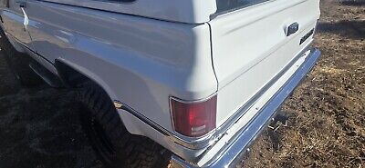 Chevrolet-Blazer-1988-White-39699-6