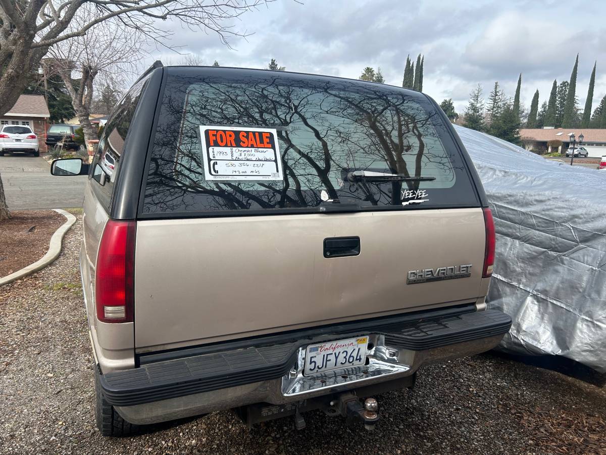 Chevrolet-Blazer-1993-brown-317040-3