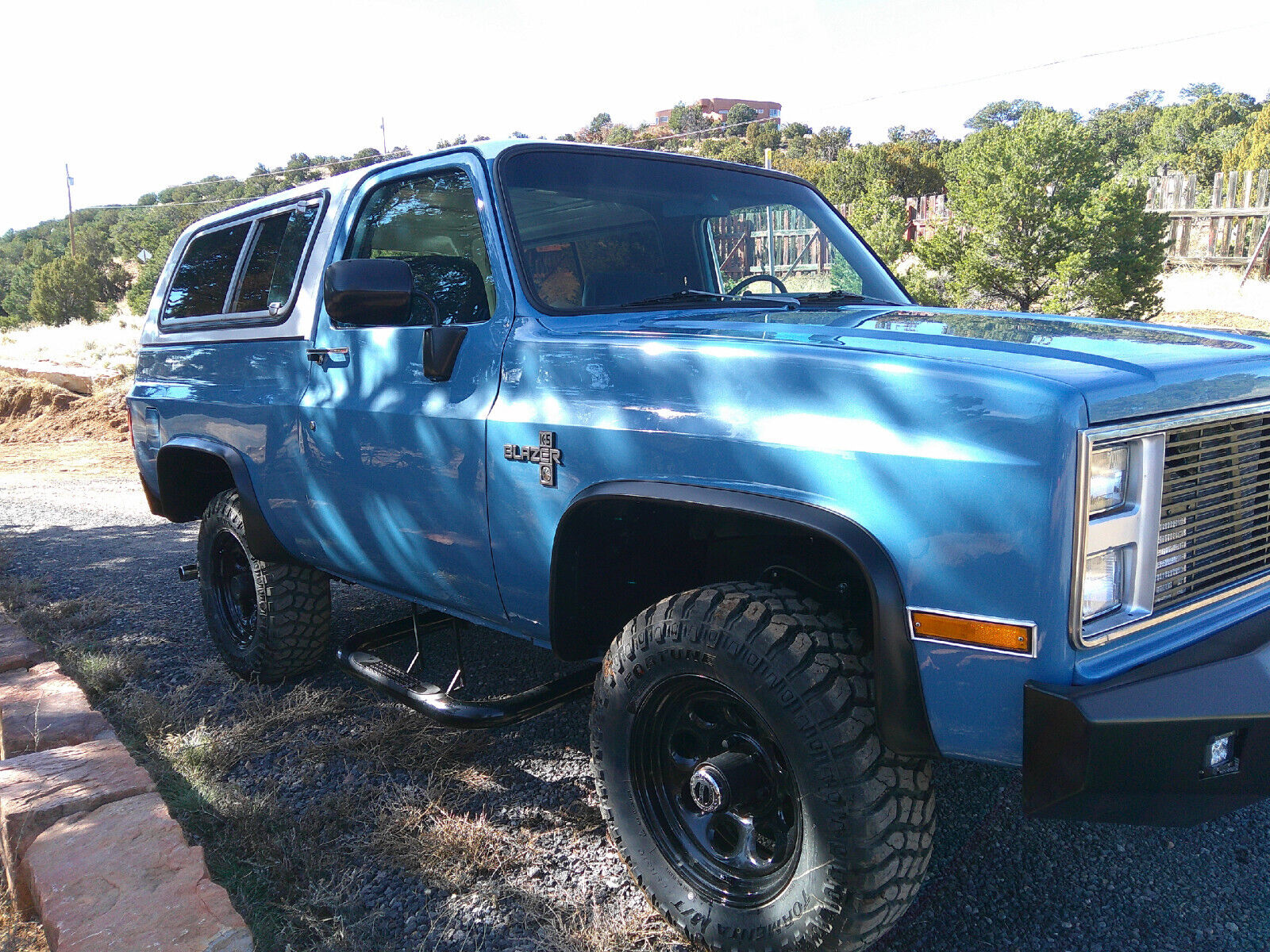 Chevrolet-Blazer-SUV-1983-BlueWhite-BlueBlack-80-10