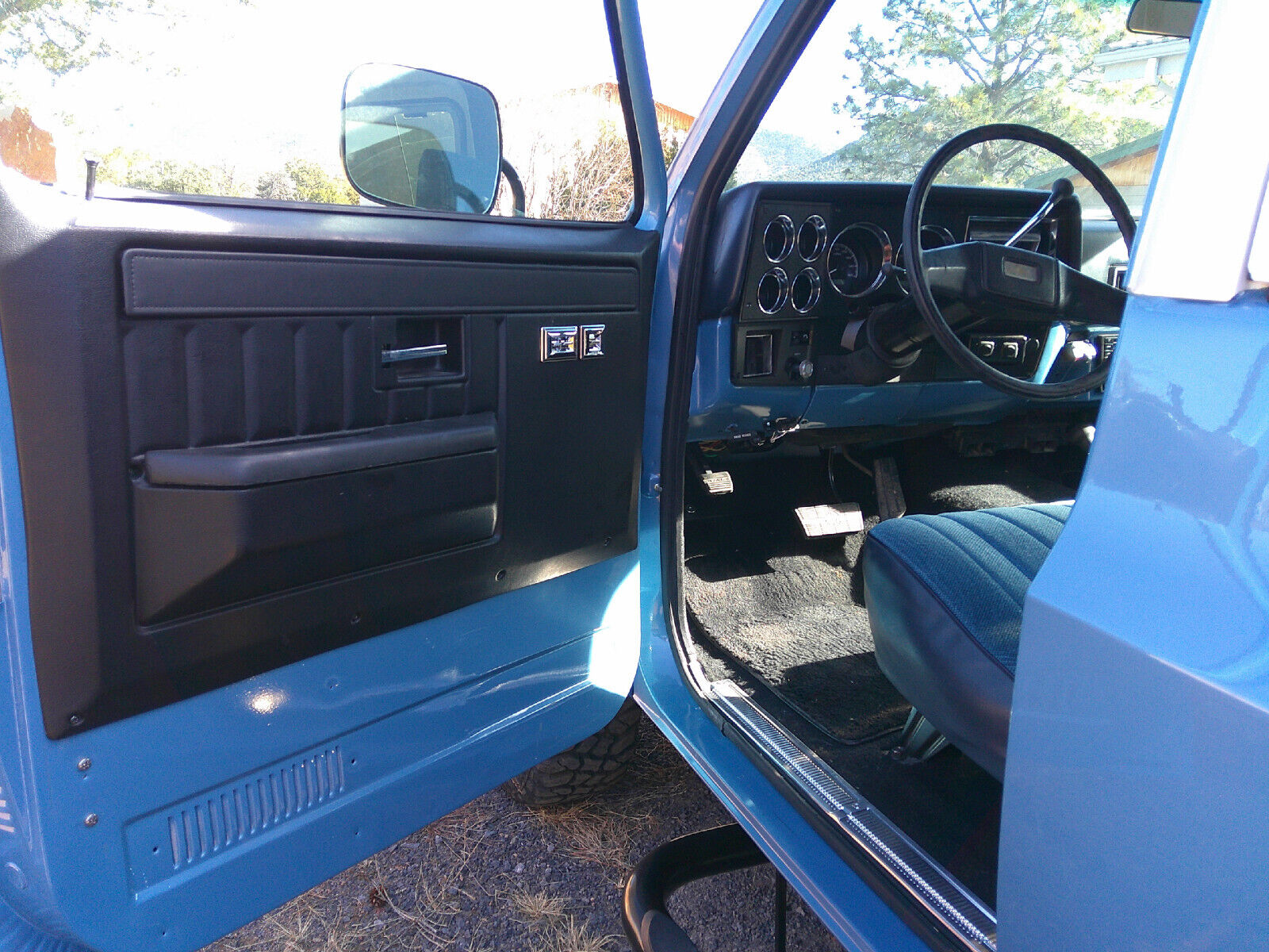 Chevrolet-Blazer-SUV-1983-BlueWhite-BlueBlack-80-15