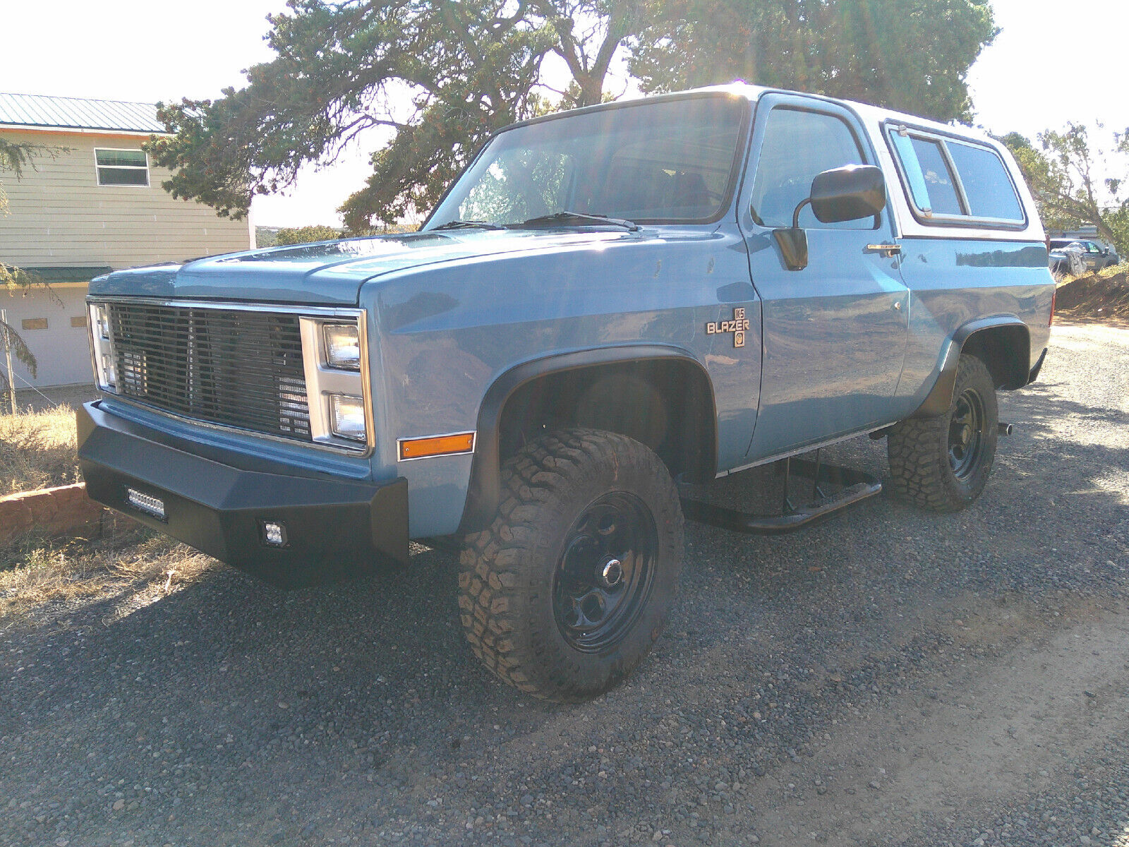 Chevrolet-Blazer-SUV-1983-BlueWhite-BlueBlack-80-4