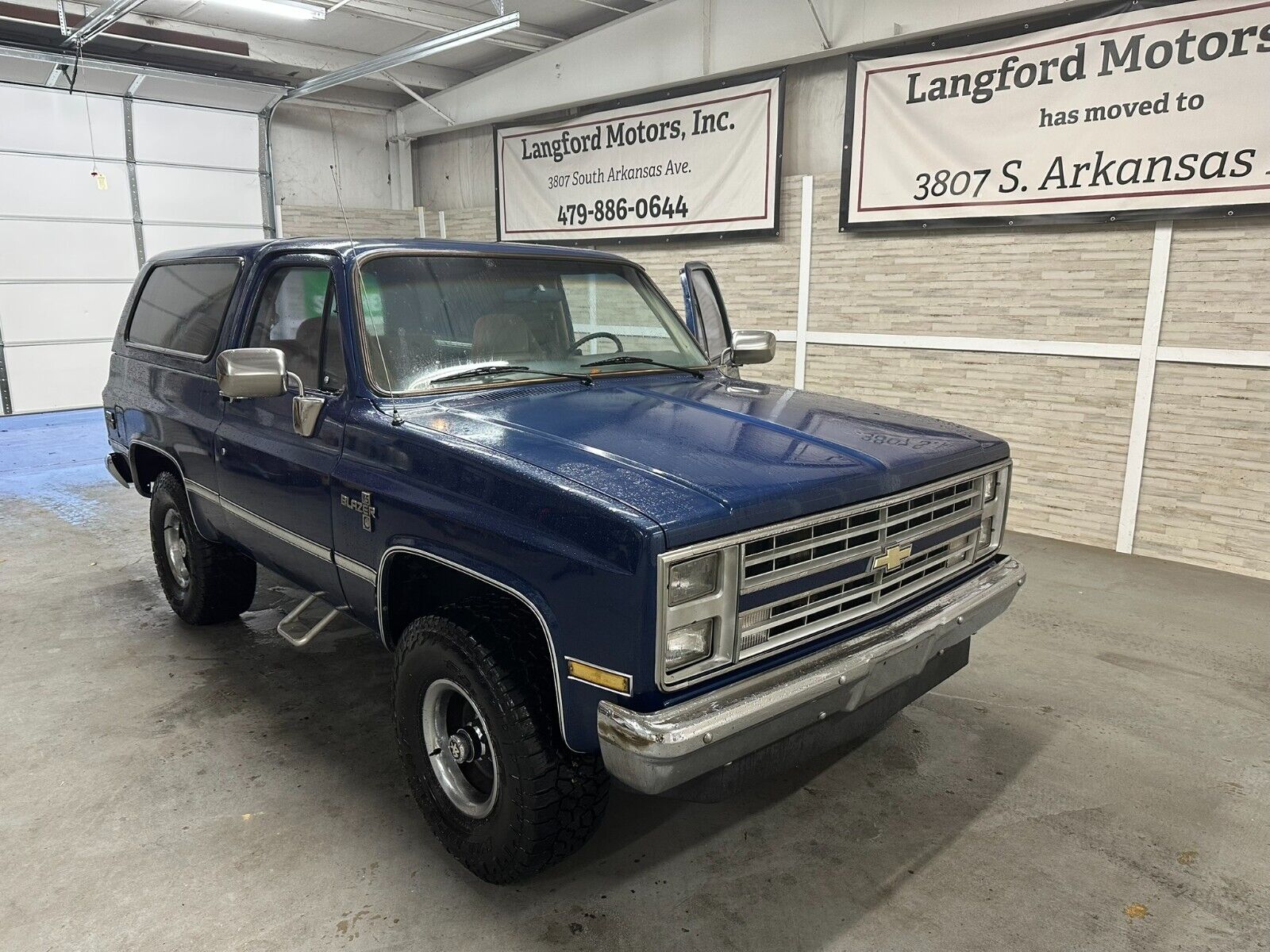 Chevrolet-Blazer-SUV-1986-Blue-Tan-220477-1