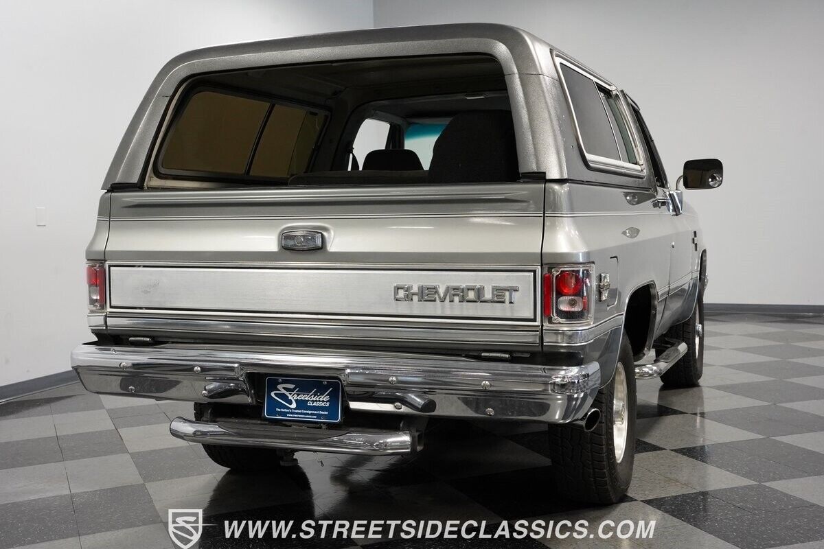 Chevrolet-Blazer-SUV-1987-Silver-Gray-133572-11