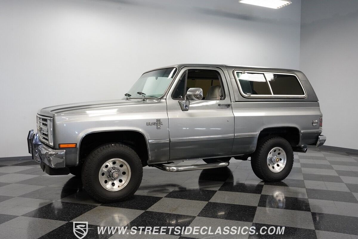 Chevrolet-Blazer-SUV-1987-Silver-Gray-133572-6