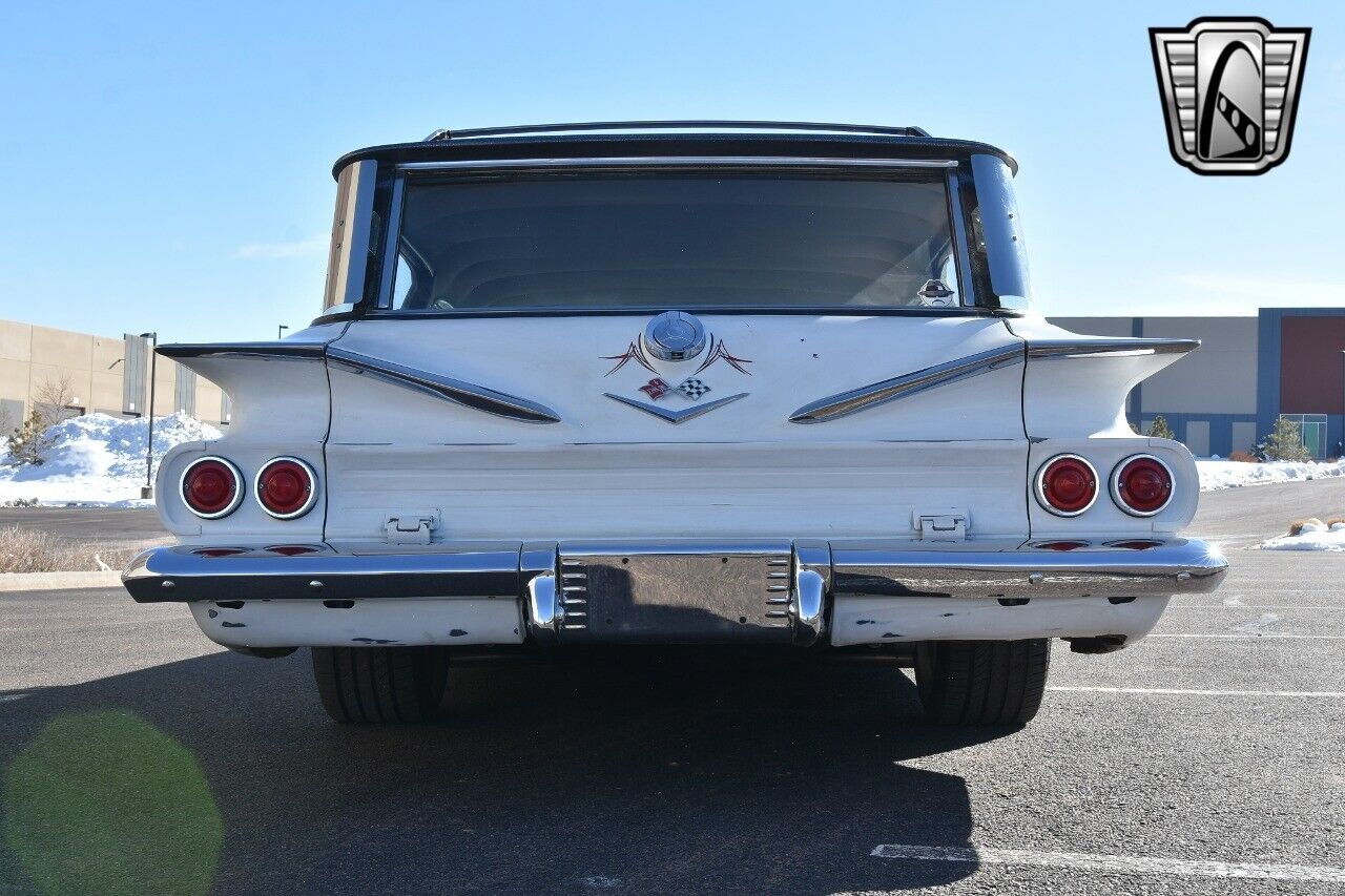 Chevrolet-Brookwood-1960-White-Black-1609-5