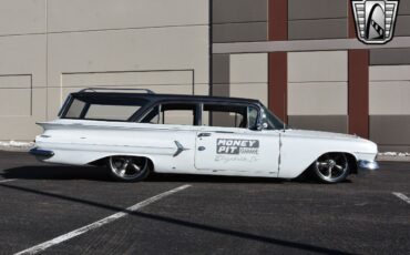 Chevrolet-Brookwood-1960-White-Black-1609-7