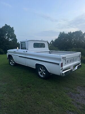 Chevrolet-C-10-1962-White-Black-1770-5