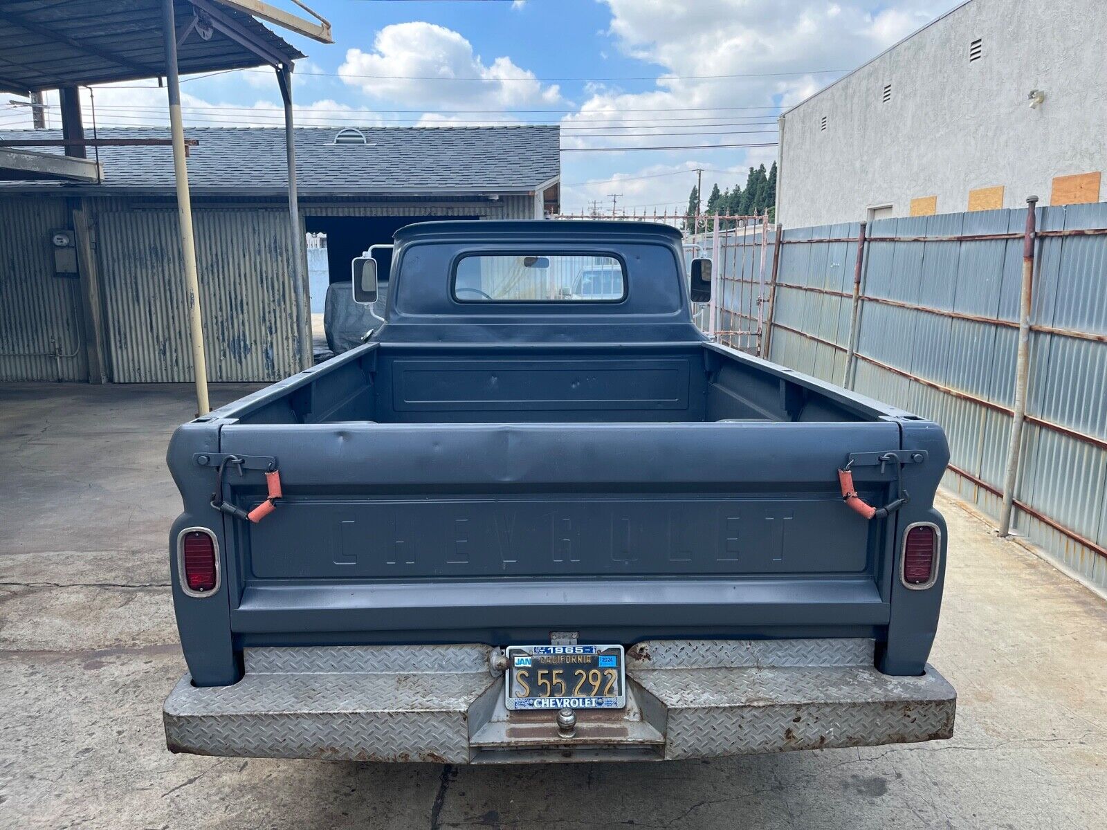 Chevrolet-C-10-1965-Gray-Gray-142385-24