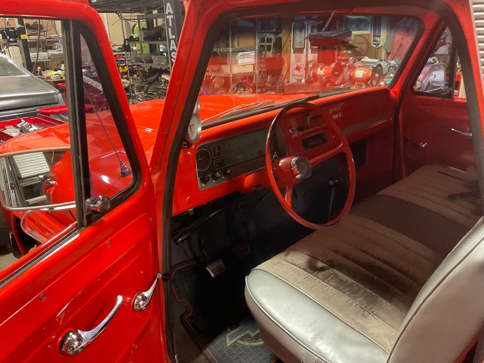 Chevrolet-C-10-1966-Orange-Gray-179-13