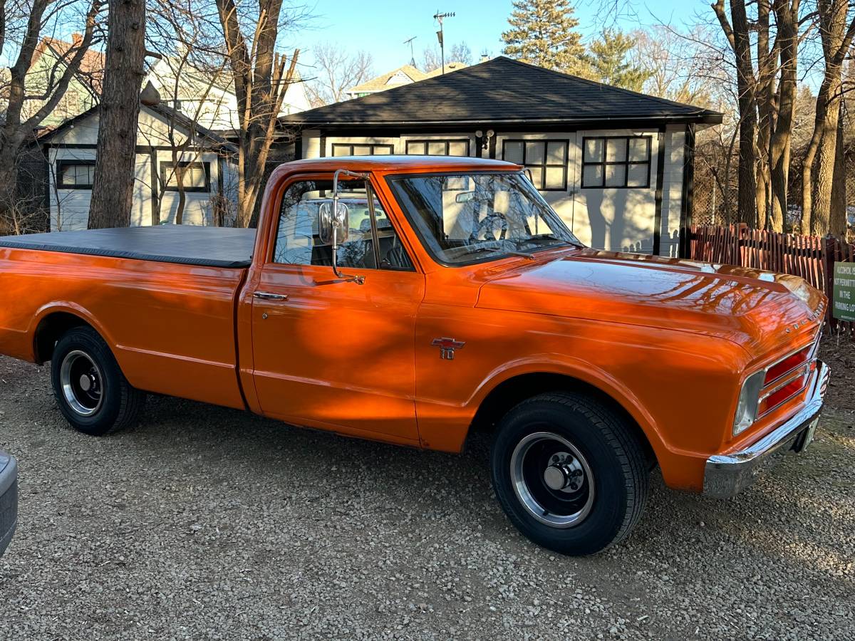 Chevrolet-C-10-1967-140013-15