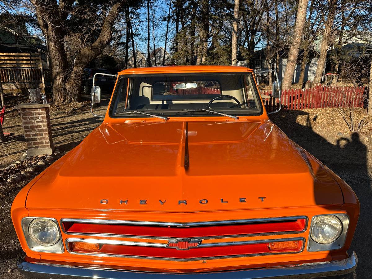 Chevrolet-C-10-1967-140013-2