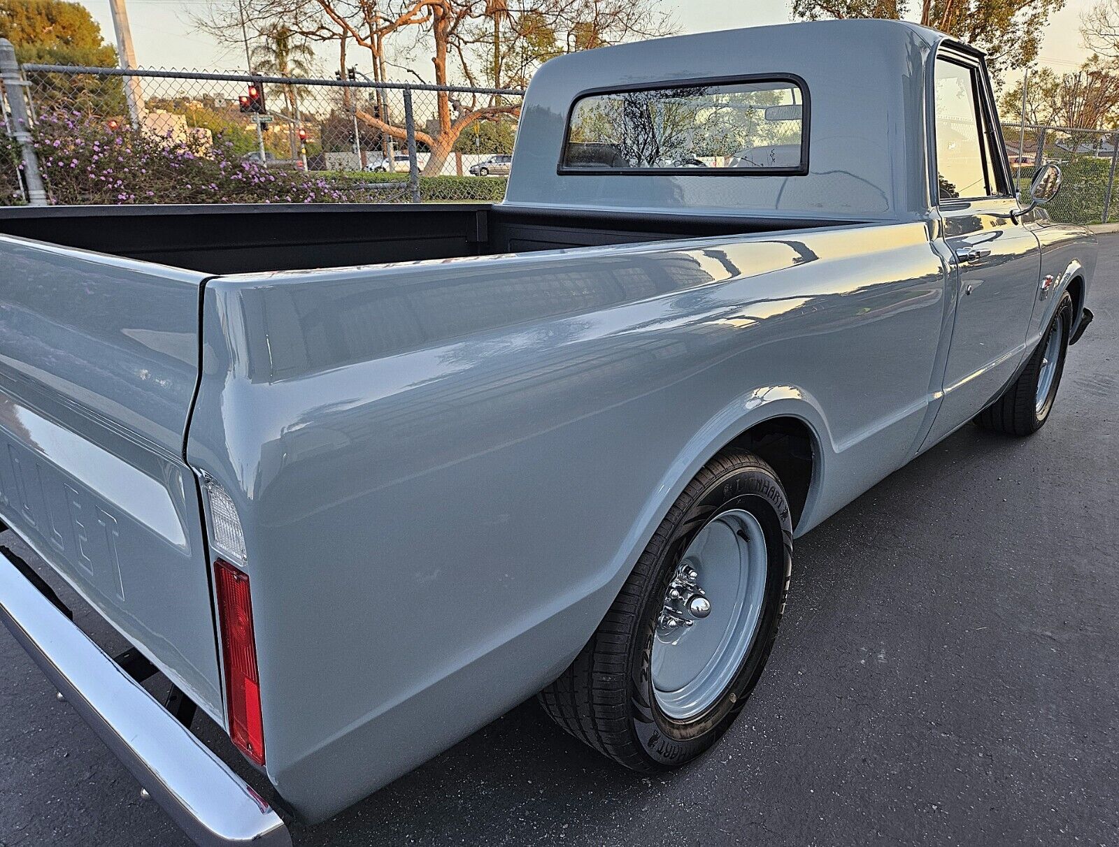 Chevrolet-C-10-1967-Gray-Black-97496-9