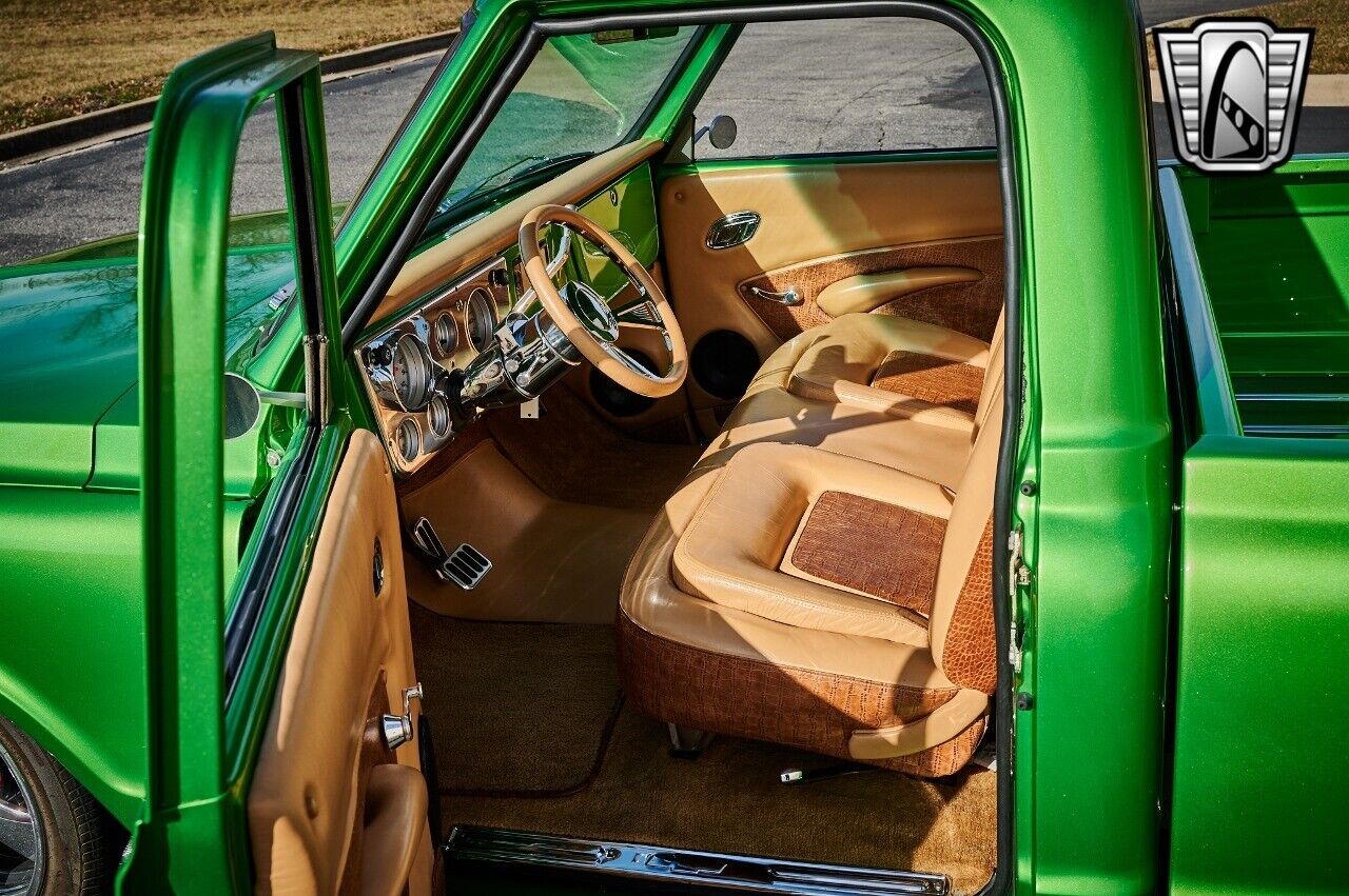 Chevrolet-C-10-1967-Green-Tan-51-10