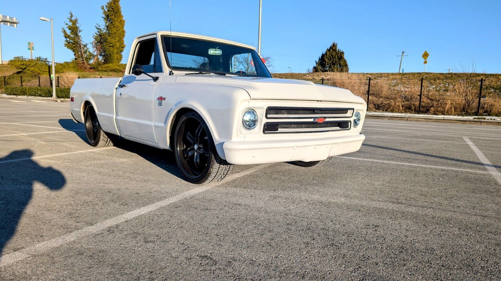 Chevrolet-C-10-1967-White-Black-4023-12