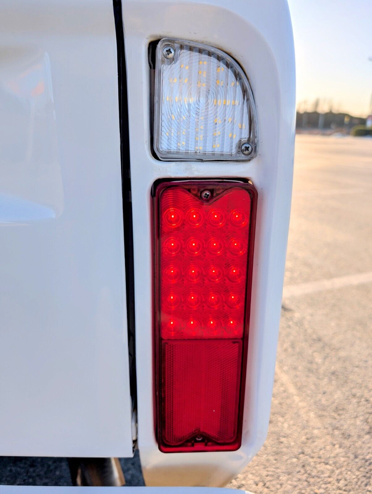 Chevrolet-C-10-1967-White-Black-4023-22