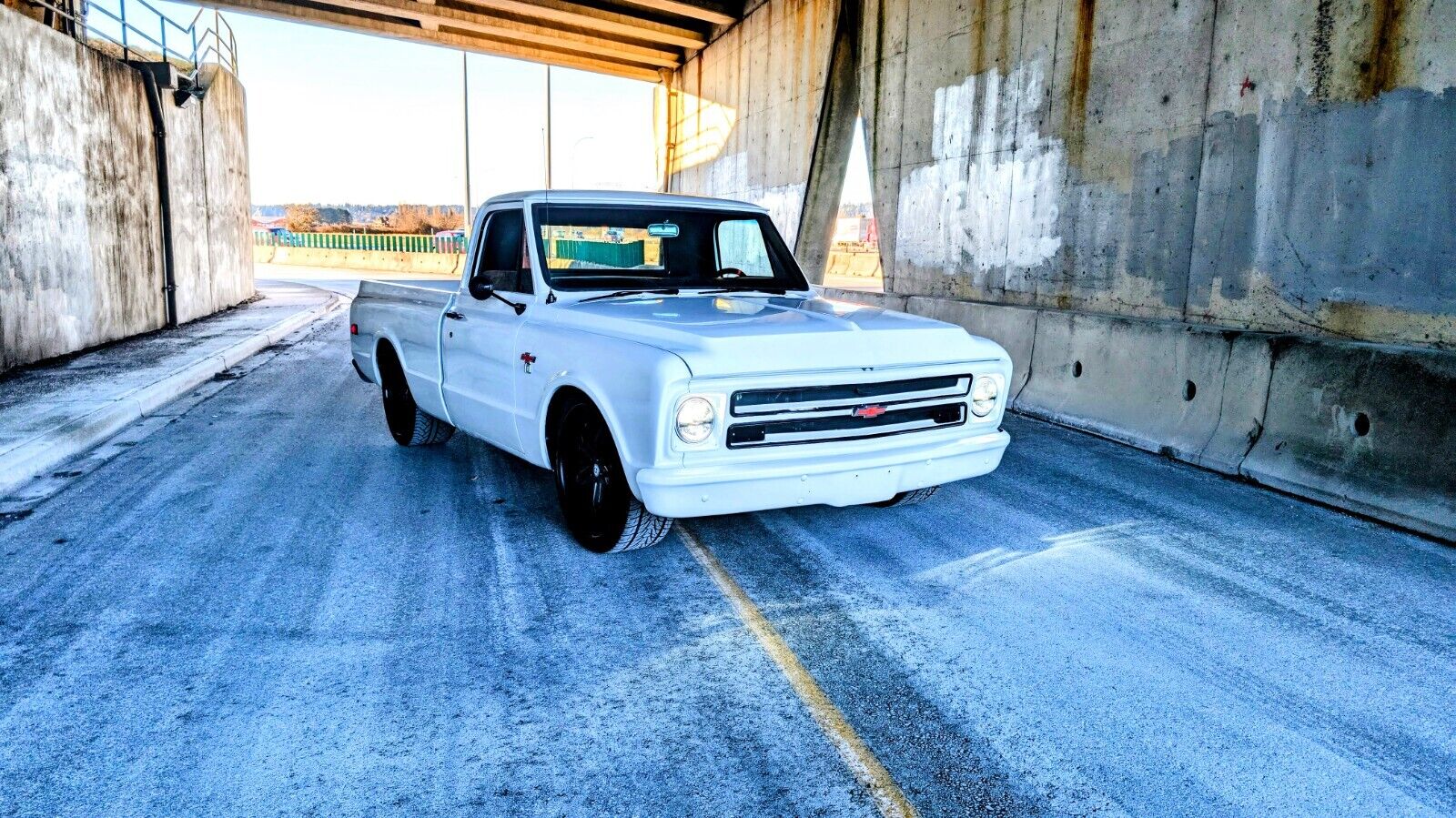 Chevrolet-C-10-1967-White-Black-4023-25