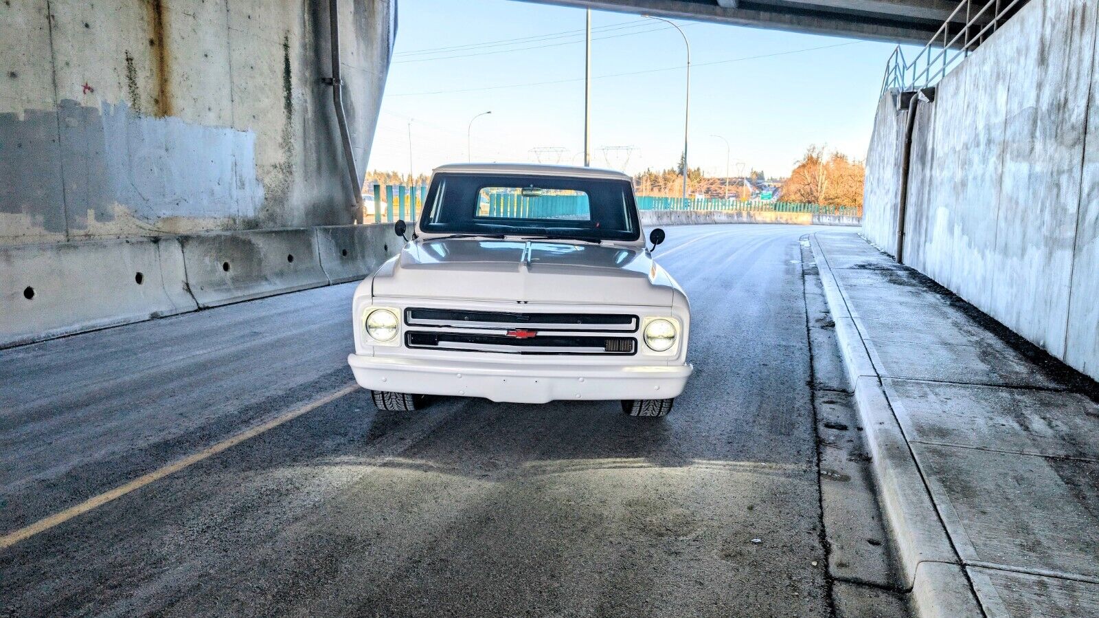 Chevrolet-C-10-1967-White-Black-4023-3