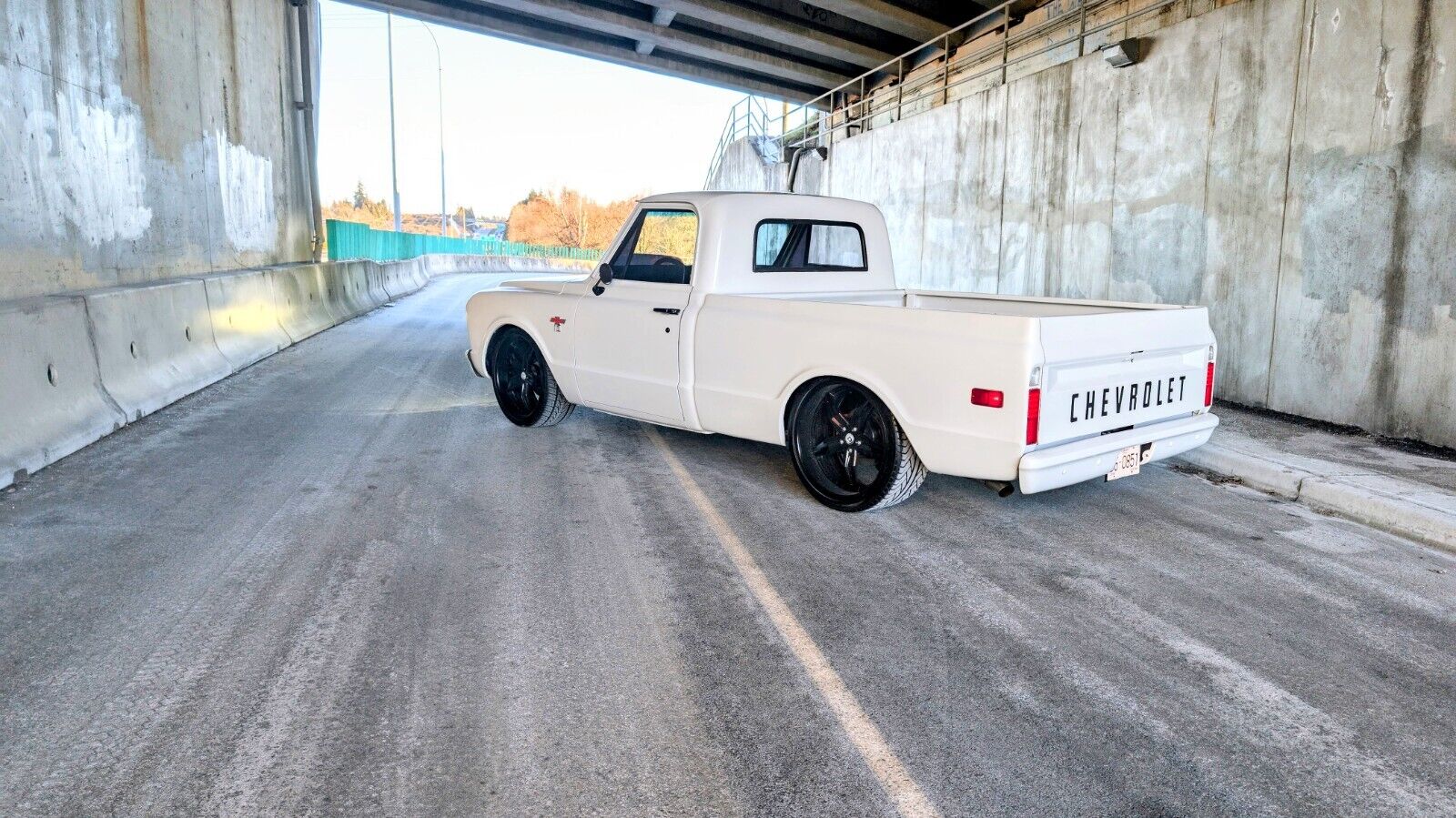 Chevrolet-C-10-1967-White-Black-4023-32