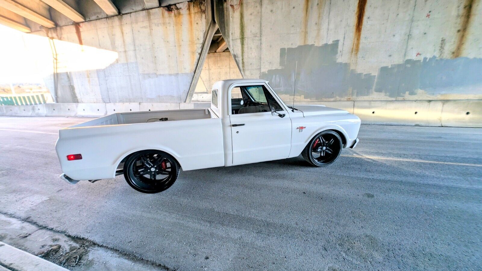 Chevrolet-C-10-1967-White-Black-4023-9