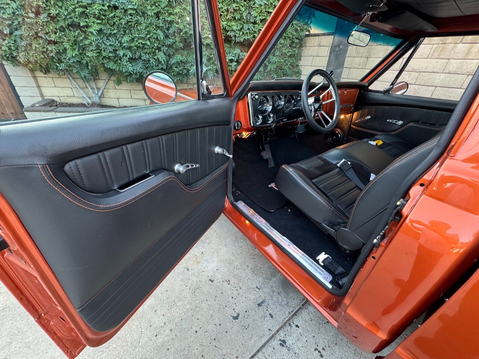 Chevrolet-C-10-1968-Orange-Black-322-8