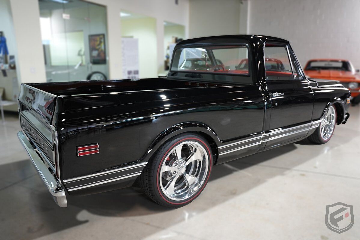 Chevrolet-C-10-1970-Black-Red-0-2