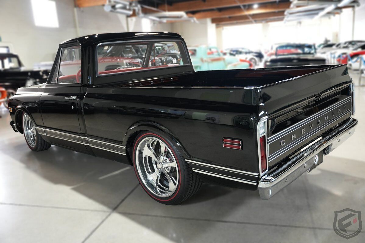 Chevrolet-C-10-1970-Black-Red-0-5