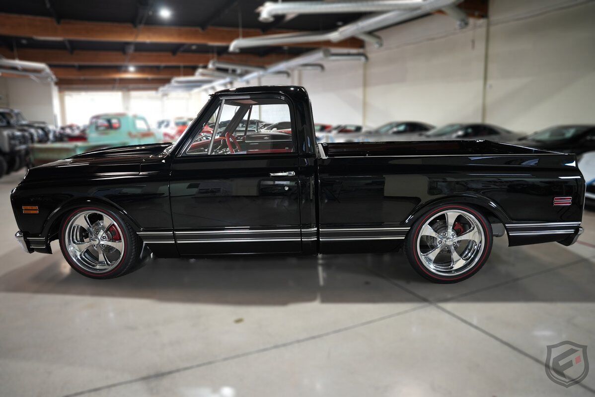 Chevrolet-C-10-1970-Black-Red-0-6