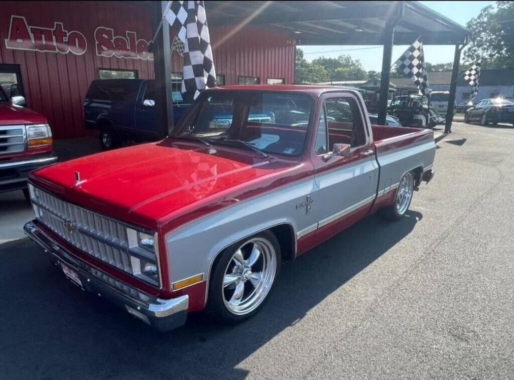 Chevrolet-C-10-1982-Red-Red-96561-1