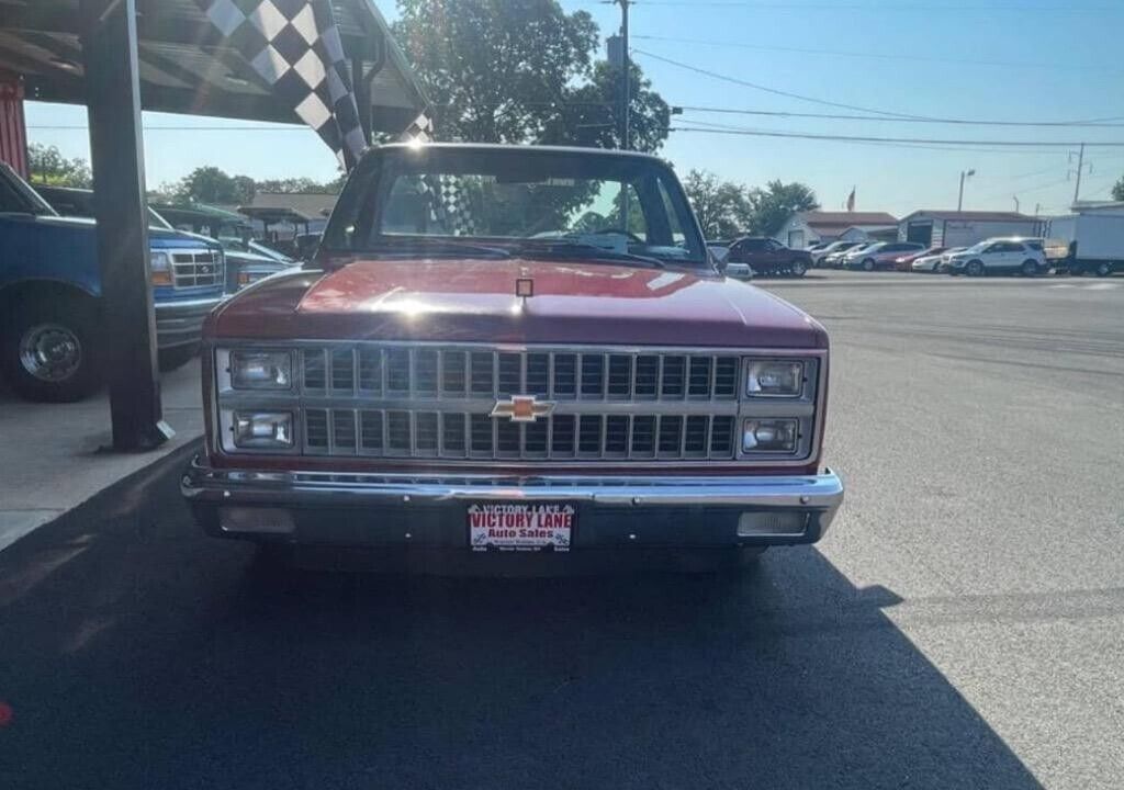 Chevrolet-C-10-1982-Red-Red-96561-2