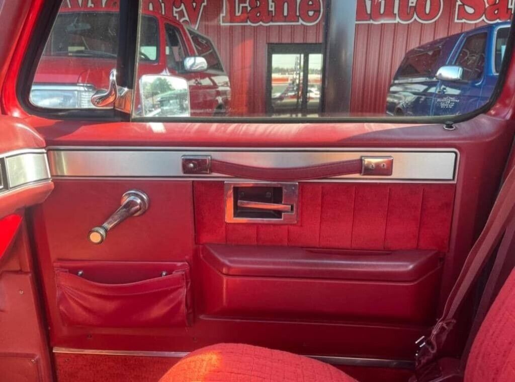 Chevrolet-C-10-1982-Red-Red-96561-8