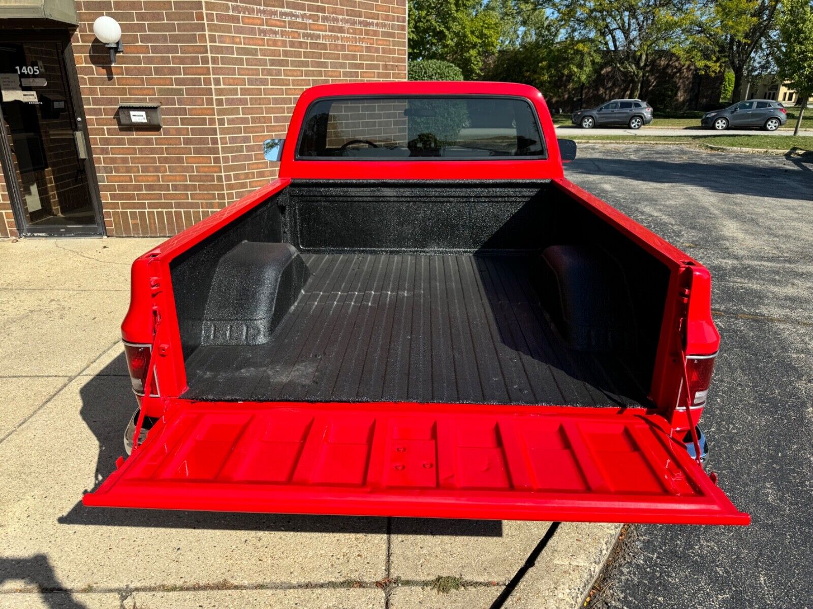 Chevrolet-C-10-1983-Red-Red-92399-16