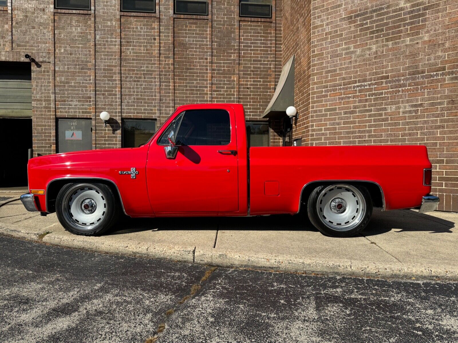 Chevrolet-C-10-1983-Red-Red-92399-2