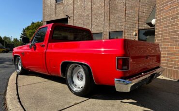 Chevrolet-C-10-1983-Red-Red-92399-3