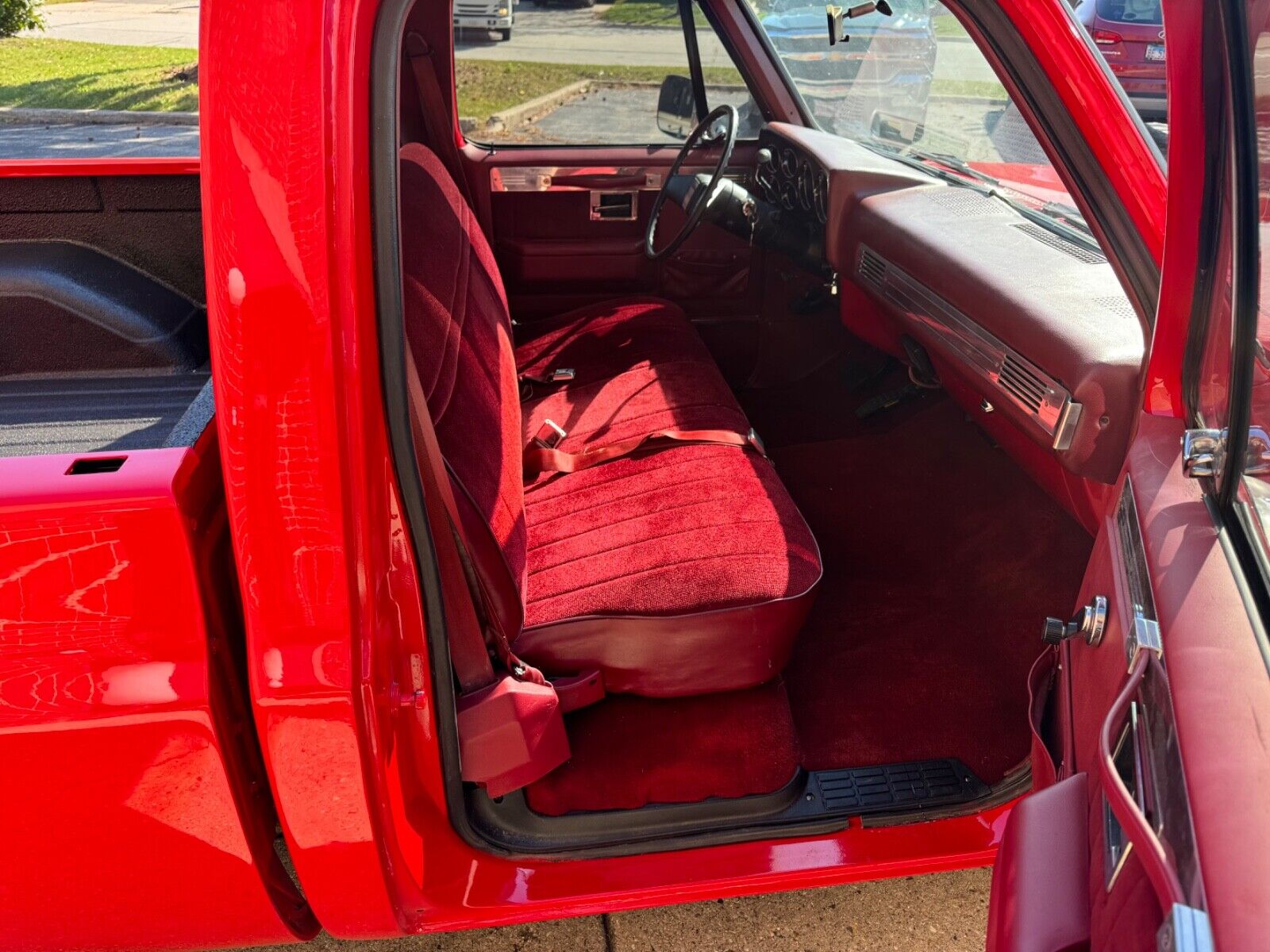 Chevrolet-C-10-1983-Red-Red-92399-34