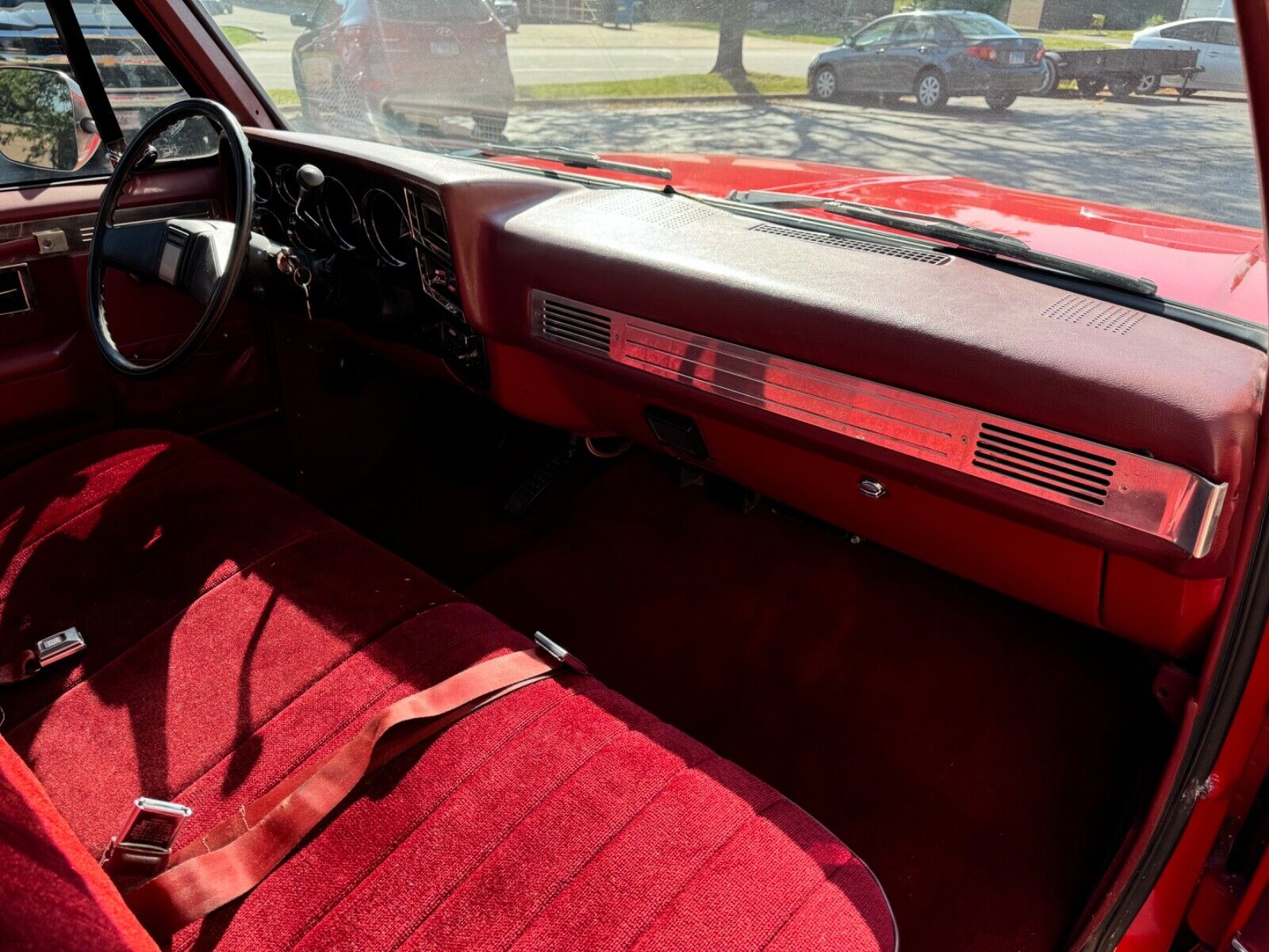 Chevrolet-C-10-1983-Red-Red-92399-35