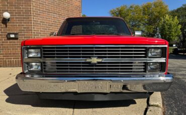 Chevrolet-C-10-1983-Red-Red-92399-6