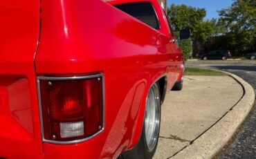 Chevrolet-C-10-1983-Red-Red-92399-9