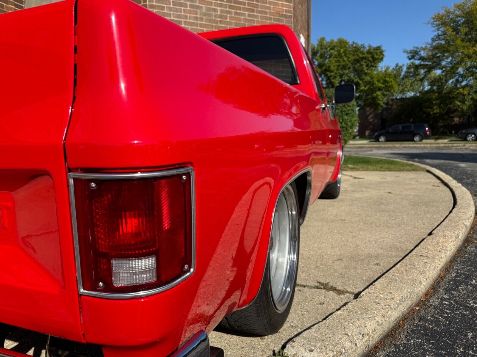 Chevrolet-C-10-1983-Red-Red-92399-9