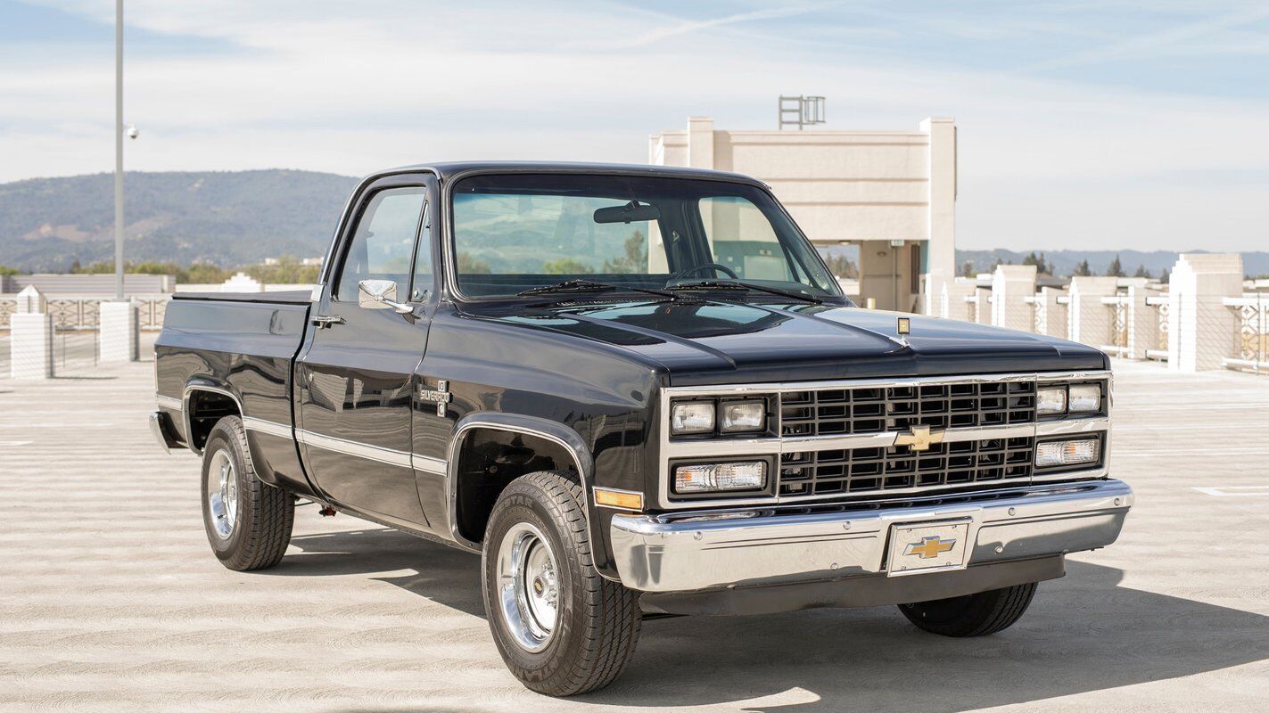 Chevrolet-C-10-1984-Black-Black-0-1